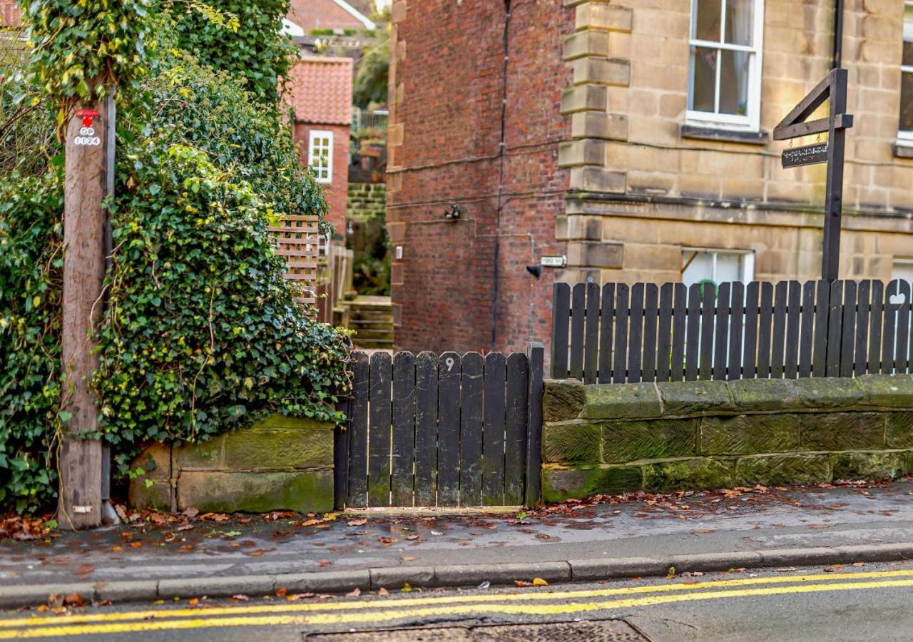 Salty Dog Cottage Whitby Bagian luar foto